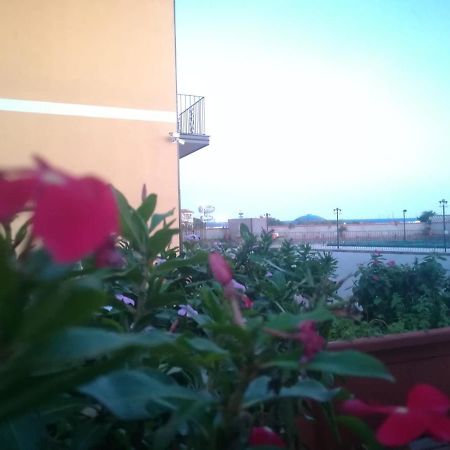 I Colori Dell'Etna Bed & Breakfast San Giovanni La Punta Luaran gambar