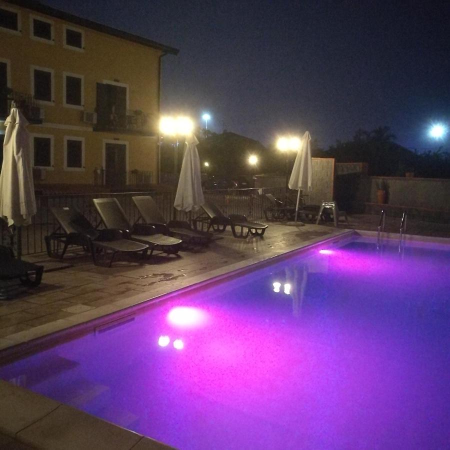 I Colori Dell'Etna Bed & Breakfast San Giovanni La Punta Luaran gambar