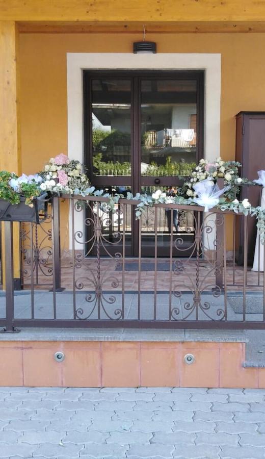 I Colori Dell'Etna Bed & Breakfast San Giovanni La Punta Luaran gambar