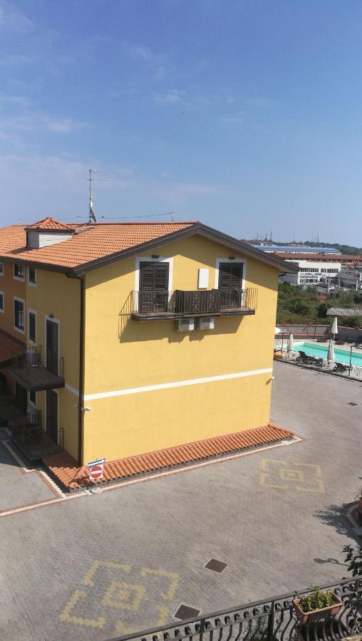 I Colori Dell'Etna Bed & Breakfast San Giovanni La Punta Luaran gambar