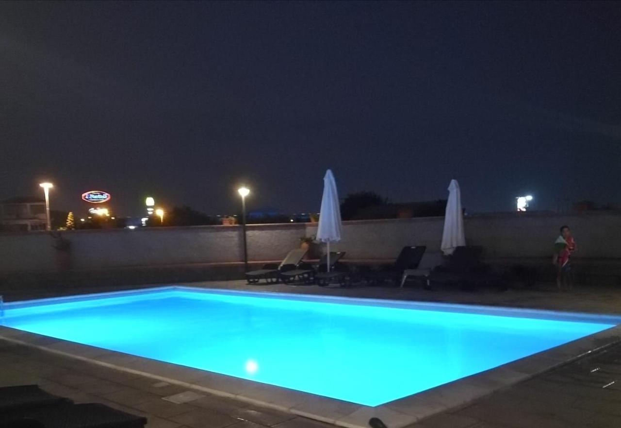 I Colori Dell'Etna Bed & Breakfast San Giovanni La Punta Luaran gambar
